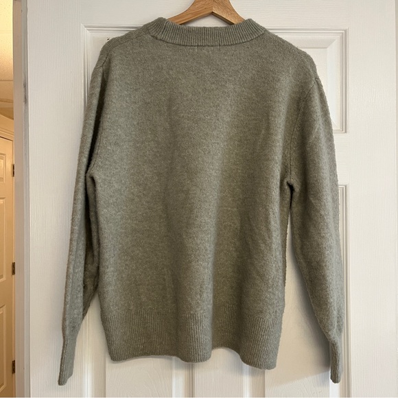 Sage H&M Sweater - Picture 5 of 5